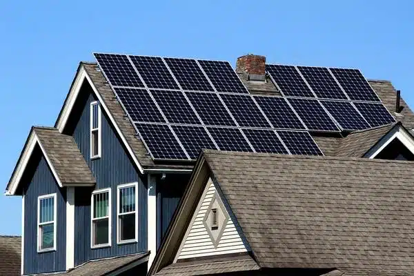 Why Commercial Buildings Are Adopting Solar Roofing in Calgary